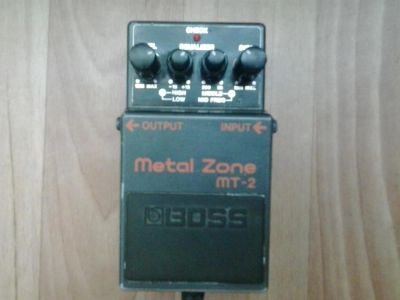 Лот: 4273303. Фото: 1. BOSS MT-2 MetalZone. Гитарные эффекты и комбоусилители