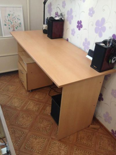 Лот: 4424818. Фото: 1. Письменный стол и тумба. Столики, стулья, парты