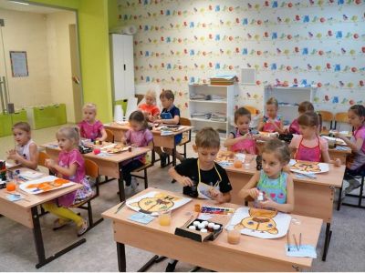 Лот: 15085824. Фото: 1. Детская изостудия в торговом центре. Частные детские сады, игровые комнаты