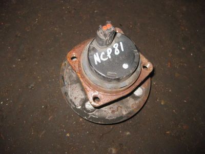 Лот: 20896599. Фото: 1. Ступица Toyota Sienta NCP81G 1NZ-FE... Кузов