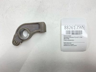 Лот: 22873760. Фото: 1. Рокер клапана Mitsubishi Diamante... Двигатель и элементы двигателя