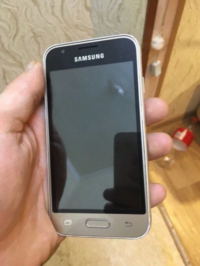 Лот: 11425782. Фото: 1. Samsung galaxy j1 mini j105h. Смартфоны