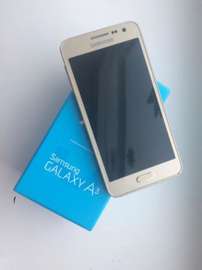 Лот: 10838739. Фото: 1. Продам Samsung Galaxy A3 Gold. Смартфоны