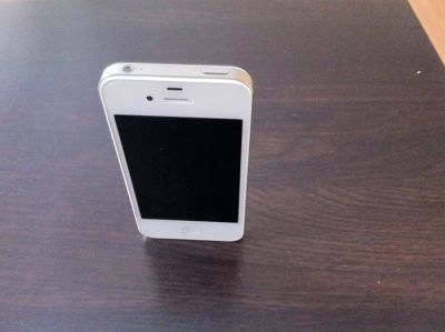 Лот: 6770563. Фото: 1. Продам iphone 4s белый 8gb. Смартфоны