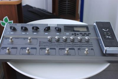 Лот: 3178091. Фото: 1. Гитарный процессор Vox Tonelab... Гитарные эффекты и комбоусилители