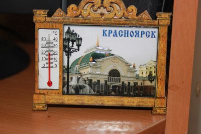 Лот: 3386163. Фото: 1. Магнит с градусником "Красноярск... Магниты сувенирные