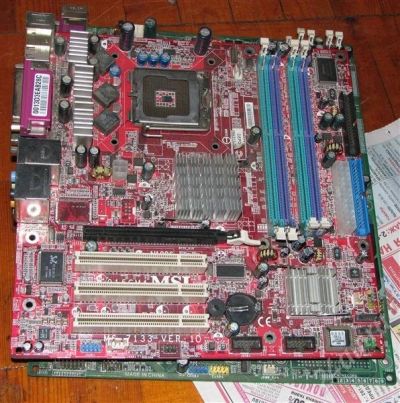 Лот: 595829. Фото: 1. мать MSI MS-7133 915GM4-F, 775... Материнские платы