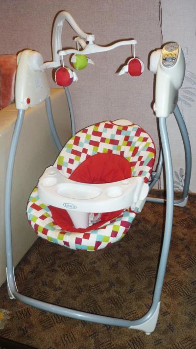 Лот: 6854005. Фото: 1. Электронные качели, качеля Graco. Ходунки, прыгунки, качели