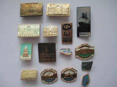 Лот: 5120204. Фото: 1. значки памятники Питера. Сувенирные