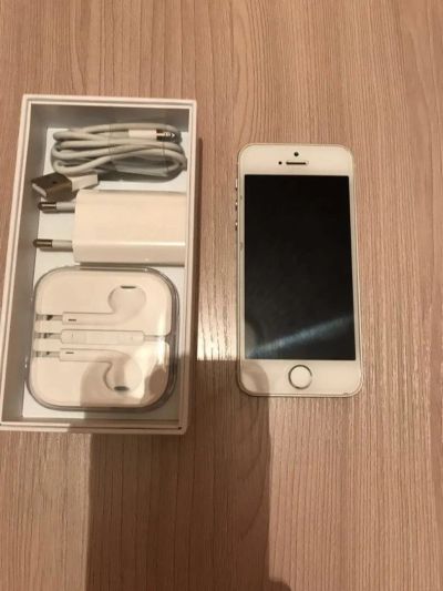 Лот: 10085105. Фото: 1. iPhone 5s. Смартфоны