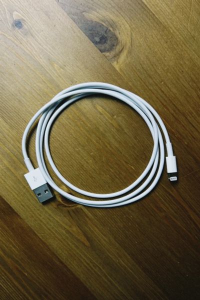 Лот: 25821028. Фото: 1. Кабель Apple USB-Lightning 1м... Зарядные устройства, блоки питания, адаптеры сетевые для смартфонов