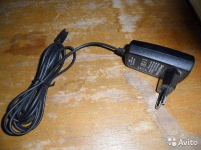 Лот: 7311196. Фото: 1. Зарядное устройство Sony Ericsson... Зарядные устройства, блоки питания, адаптеры сетевые для смартфонов