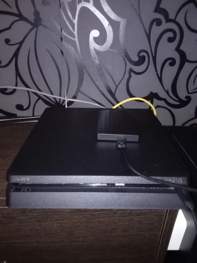 Лот: 16926456. Фото: 1. Playstation 4 slim. Игровые приставки, консоли