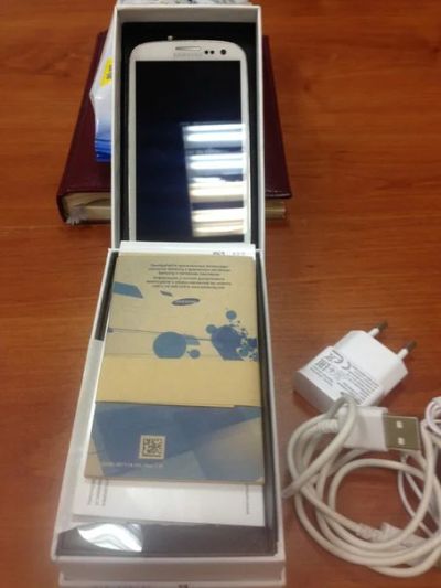 Лот: 7524212. Фото: 1. телефон Samsung GalaxyS III. Смартфоны