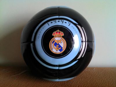 Лот: 3033969. Фото: 1. Мяч футбольный adidas Real Madrid... Спортивная символика и атрибутика