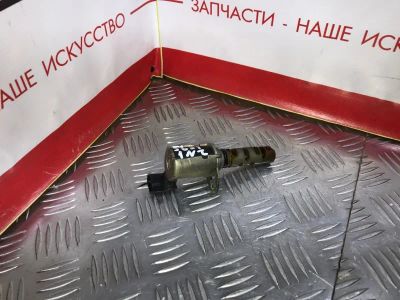 Лот: 16615634. Фото: 1. Клапан vvt-i Toyota Corolla Fielder... Двигатель и элементы двигателя