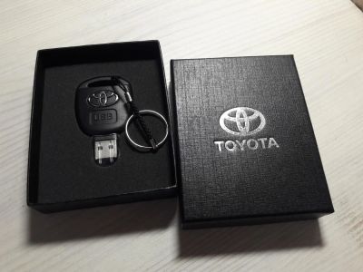 Лот: 9354940. Фото: 1. USB 16gb Toyota ключ. USB-флеш карты