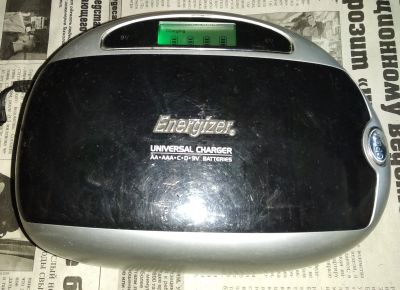 Лот: 16175201. Фото: 1. Универсальное зарядное Energizer... Зарядные устройства, блоки питания для бытовой техники