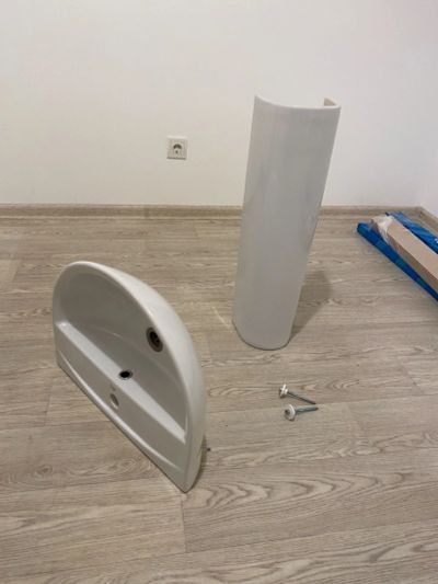 Лот: 17136770. Фото: 1. Раковина б/у: пьедестал и раковина... Раковины, умывальники