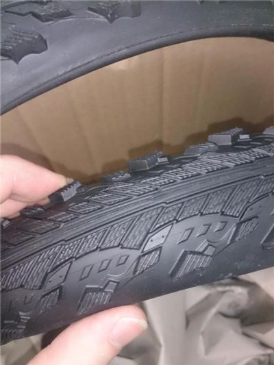 Лот: 7434223. Фото: 1. Покрышка. Две Schwalbe Hurricane... Запчасти