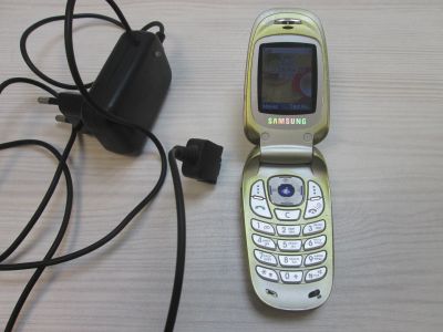 Лот: 16098689. Фото: 1. Samsung SGH-E330N. Кнопочные мобильные телефоны