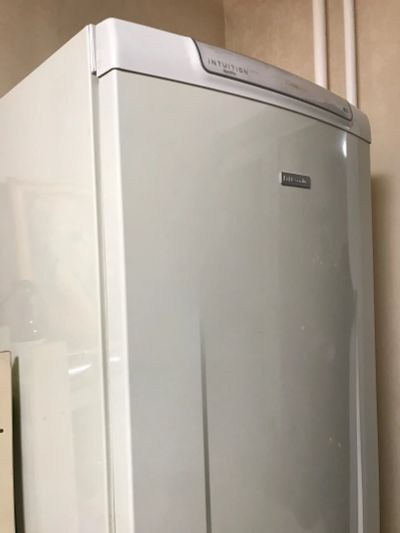 Лот: 20712430. Фото: 1. холодильник Electrolux Intuition. Холодильники, морозильные камеры