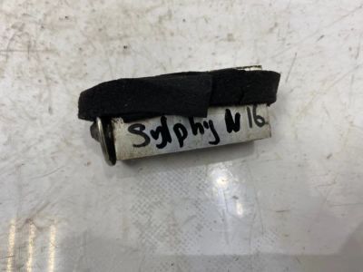 Лот: 21714964. Фото: 1. клапан кондиционера Nissan Bluebird... Двигатель и элементы двигателя