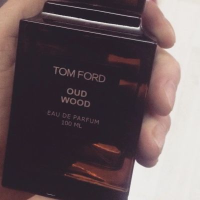 Лот: 10763083. Фото: 1. Духи Tom Ford Oud Wood. Унисекс парфюмерия