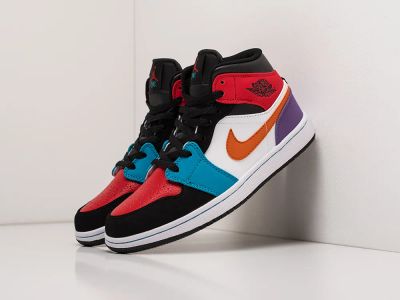 Лот: 17997240. Фото: 1. Кроссовки Nike Air Jordan 1 Mid. Кеды, кроссовки, слипоны