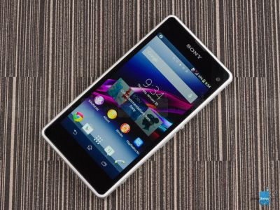 Лот: 5655153. Фото: 1. Белый Sony Xperia Z1 Compact D5503. Смартфоны