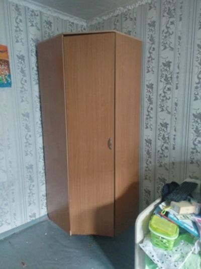 Лот: 25358368. Фото: 1. Шкаф платяной угловой б/у. Шкафы, шкафы-купе