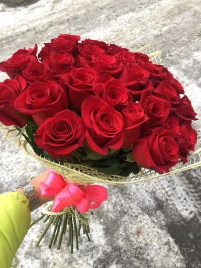 Лот: 4978021. Фото: 1. Букет из 25 голландских роз 60... Свежие цветы
