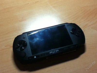 Лот: 2149469. Фото: 1. psp e1008+sandisk ultra II 8gb... Игровые приставки, консоли