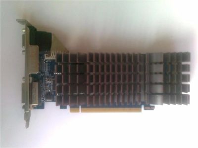 Лот: 8091320. Фото: 1. GForce Gt-610 1GB и GForce Gt-520... Видеокарты