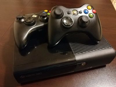 Лот: 12083133. Фото: 1. Xbox 360: 500 Gb, 2 джойстика... Игровые приставки, консоли