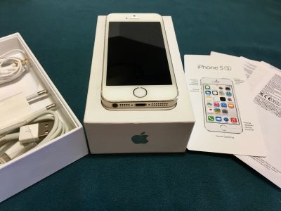 Лот: 15584192. Фото: 1. iPhone 5s 16 gold. Смартфоны