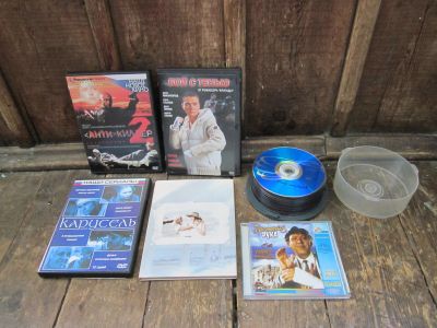 Лот: 22986058. Фото: 1. DVD диски с фильмами 35 шт. Цена... Видеозаписи, фильмы