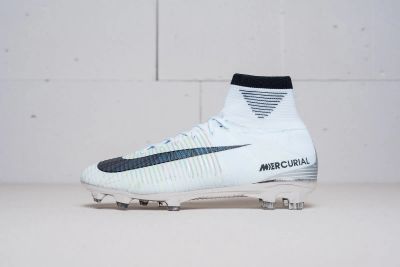 Лот: 11617805. Фото: 1. Футбольная обувь Nike Mercurial... Кеды, кроссовки, слипоны