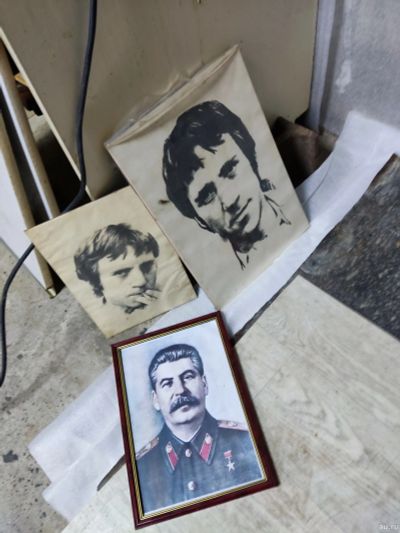 Лот: 18215978. Фото: 1. Портрет Высоцкий, Сталин. Повторно. Изобразительное искусство