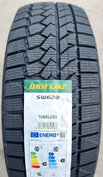 Лот: 25802700. Фото: 1. Зимняя резина 225/45 R-19 "Westlake... Шины