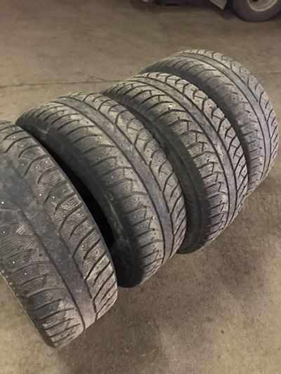 Лот: 16733724. Фото: 1. Резина зимняя Bridgestone. Шины