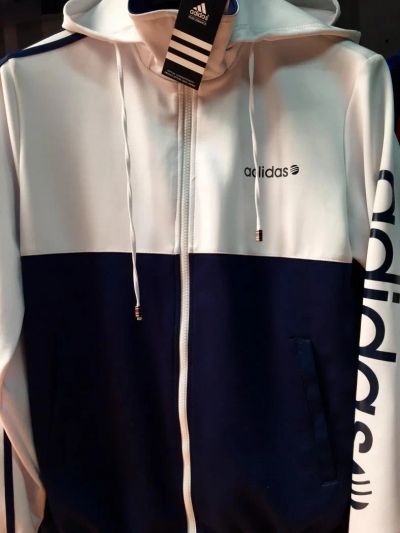 Лот: 7917020. Фото: 1. Спортивный костюм Adidas. Спортивные костюмы