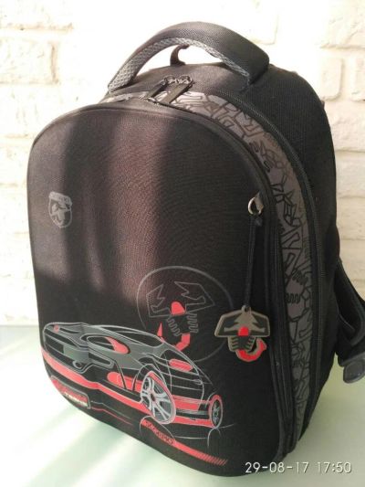 Лот: 10195158. Фото: 1. Школьный ранец для мальчика Hummingbird. Рюкзаки, портфели