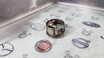 Лот: 23588089. Фото: 1. Поршень Volkswagen Multivan AES... Двигатель и элементы двигателя