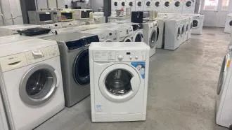 Лот: 21509555. Фото: 1. стиральная машина indesit б/у... Стиральные машины