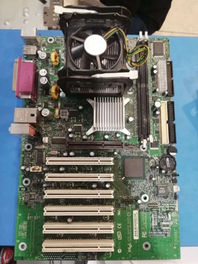Лот: 17349698. Фото: 1. Материнская плата Intel d845gebv2... Материнские платы