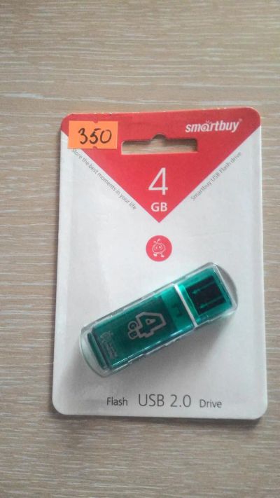 Лот: 7092916. Фото: 1. Флешка 4 Gb usb smart buy отдам... USB-флеш карты