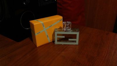 Лот: 6194478. Фото: 1. Fan di Fendi Eau Fraiche. Женская парфюмерия