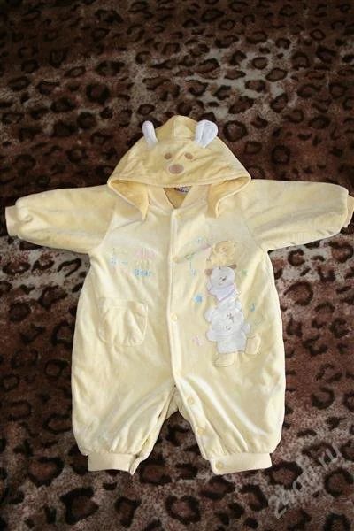 Лот: 1042845. Фото: 1. Комбинезон тоненький,но немного... Верхняя одежда