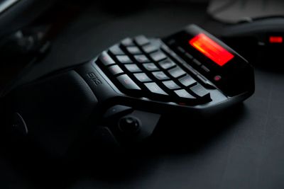 Лот: 4536701. Фото: 1. Logitech G13. Клавиатуры и мыши